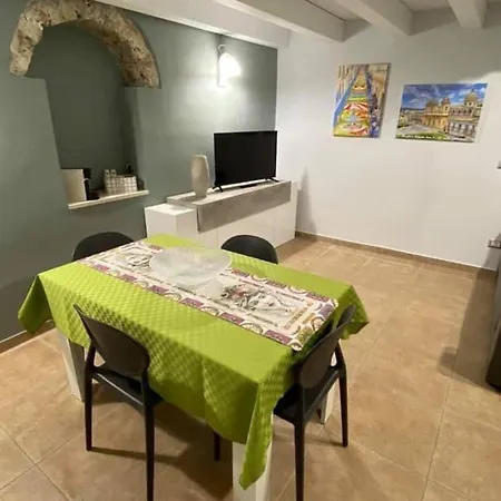 La Sterlizia Green&orange Apartment