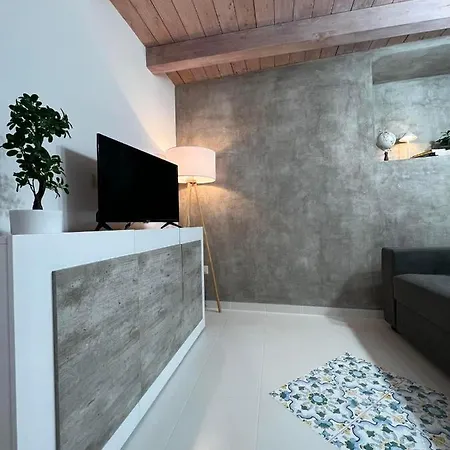 La Sterlizia Green&orange Apartment