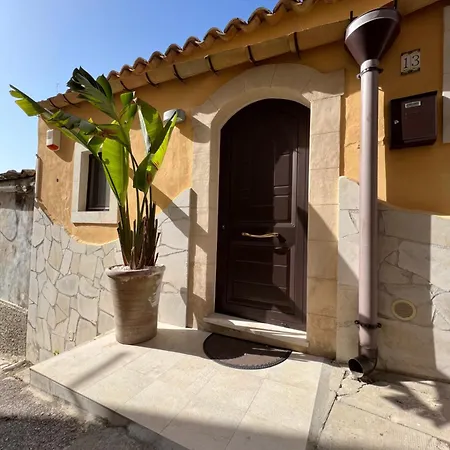 La Sterlizia Green&orange Apartment